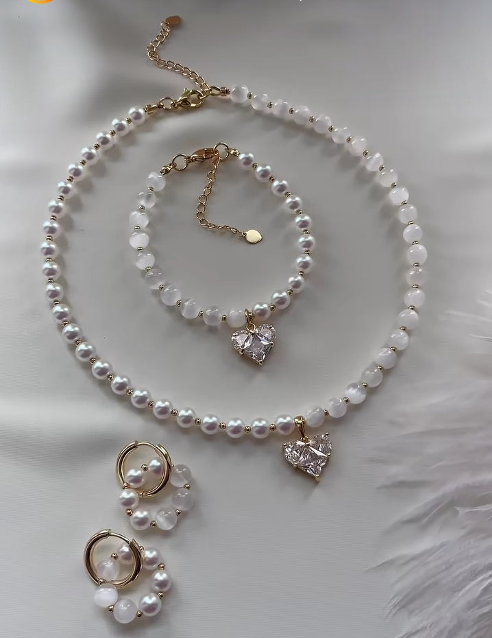 Cat eye pearl